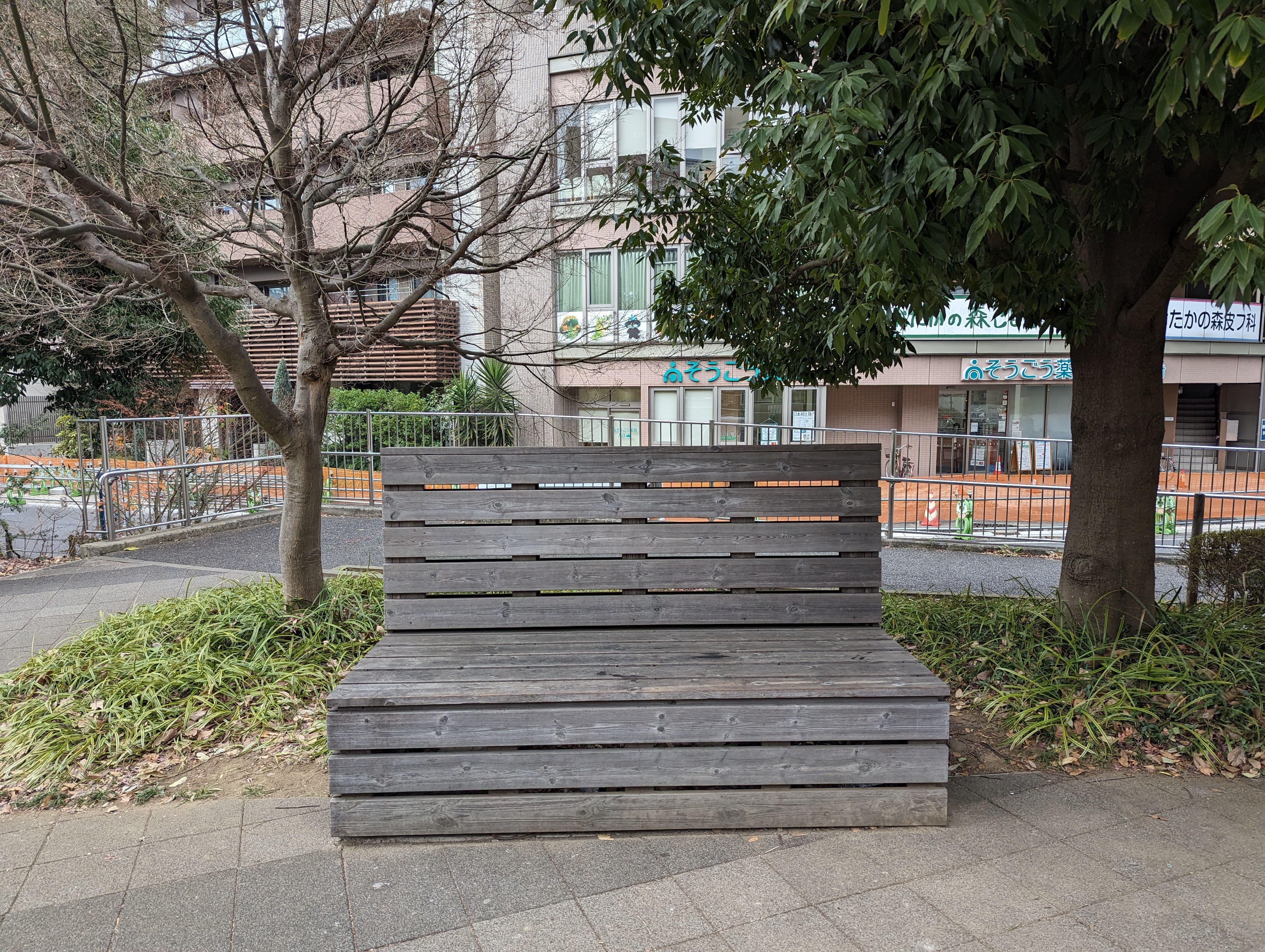 Photo of Nagareyama-Ōtakano-Mori Station | Near the station police box | Rest Spot 1
