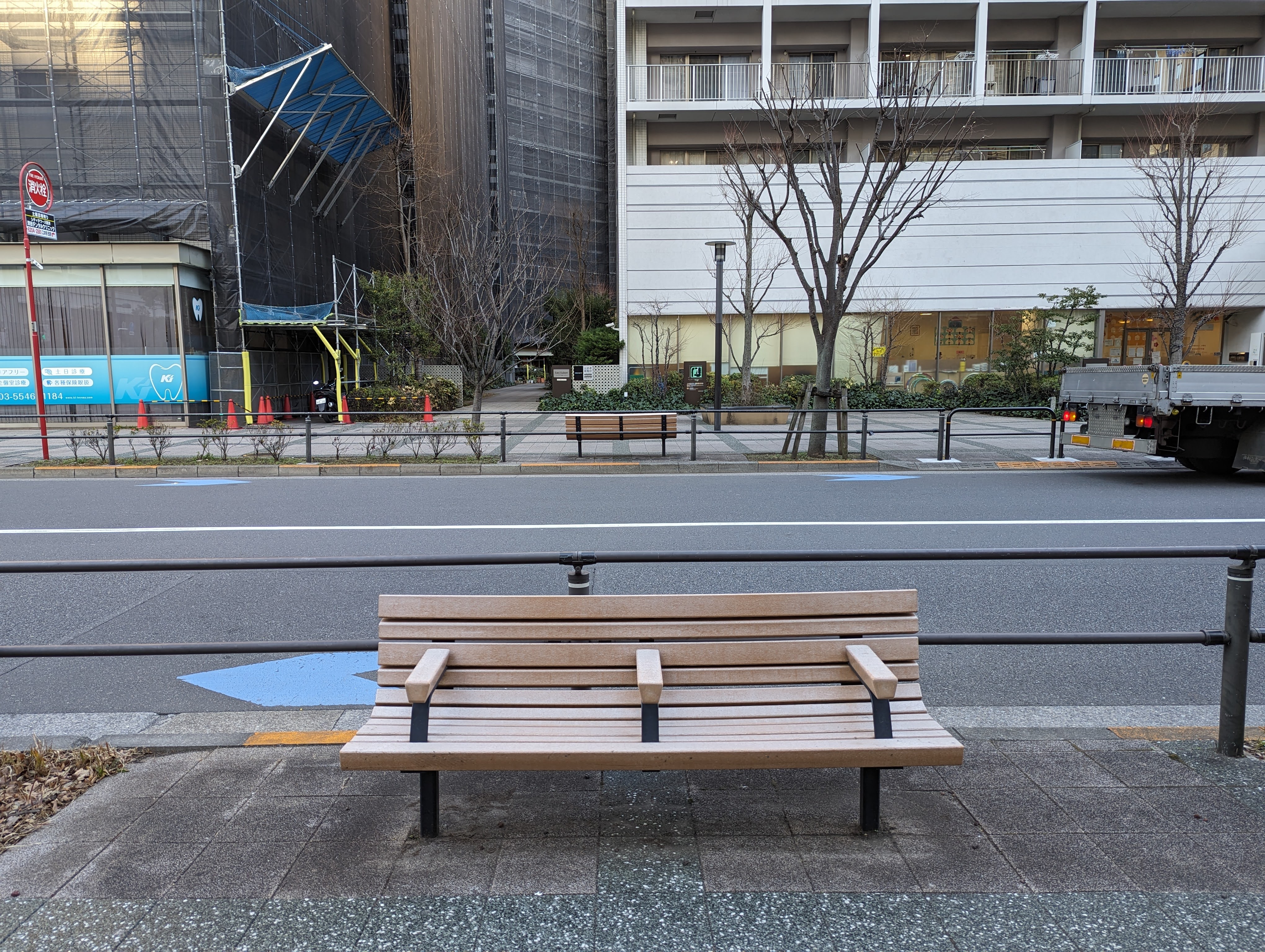 江578歩道 キュービックガーデン付近の写真1