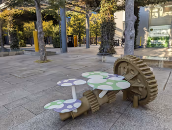 【豊洲駅】トヨスノコシカケの休憩場所