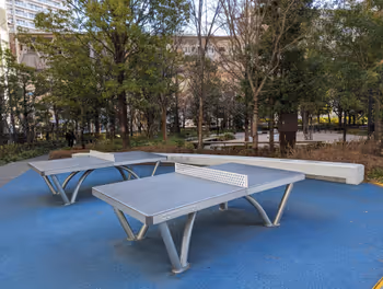 豐洲站灣岸Cross 文化中心旁的休息場所其三