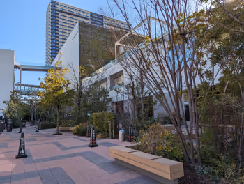 有明站有明花園 海濱長廊的休憩場所其一