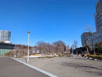 有明駅東京臨海広域防災公園 防災拠点施設横の休憩場所その2