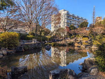 沼袋駅新井薬師公園の休憩場所その2