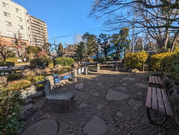沼袋駅新井薬師公園の休憩場所その4