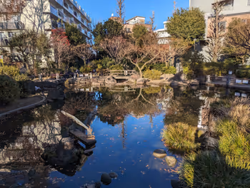 沼袋駅新井薬師公園の休憩場所その3