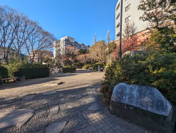沼袋駅新井薬師公園の休憩場所その1