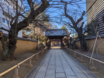 아라이야쿠시마에역 아라이야쿠시 바이쇼인의 휴식 장소 그 2