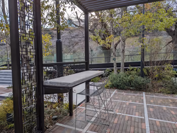 九段下站九段广场的休息场所8