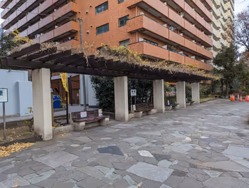 初台站玉川上水旧水路 初台绿道的休憩场所其1