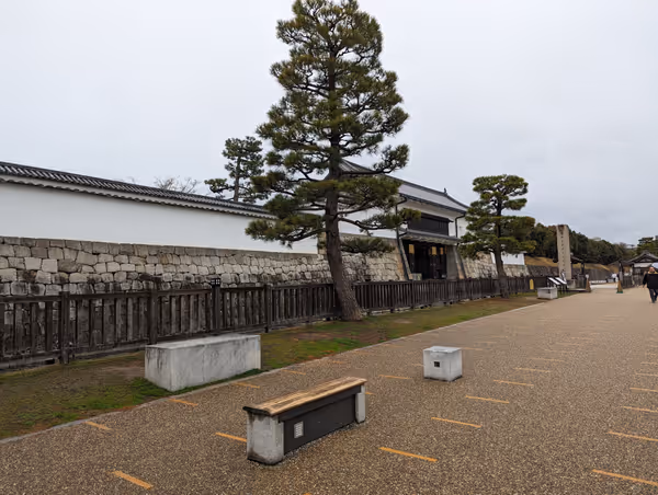 二条城 東大手門前歩道の写真4