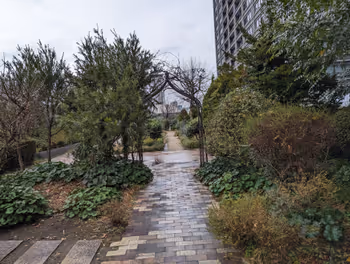 JR難波駅OCAT 屋上庭園の休憩場所その7