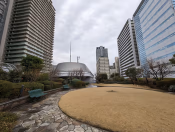 JR難波駅OCAT 屋上庭園の休憩場所その2
