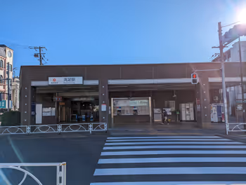 센조쿠 역 센조쿠 역 앞 후레아이 광장의 휴식 장소 그 2