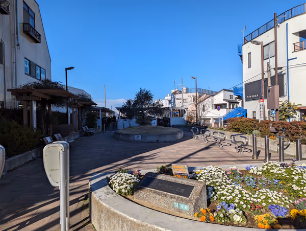 Photo of Senzoku Station | Senzoku Station | Front Fureai Plaza | Rest Spot 1