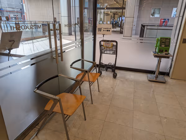 Photo of Kataharamachi Station | Takamatsu Mitsukoshi Main Building Lion Entrance | Rest Spot 2