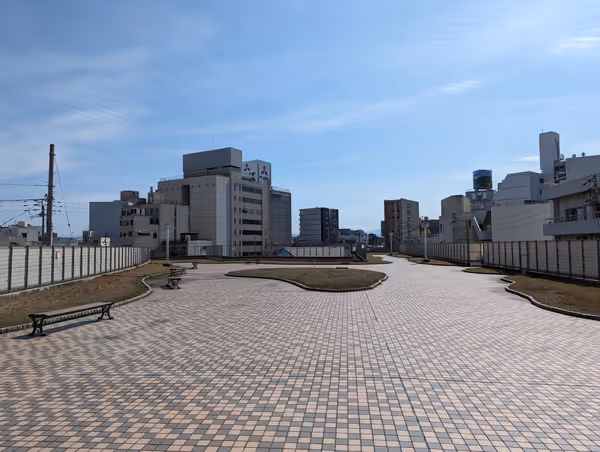 瓦町FLAG 南側デッキの写真4