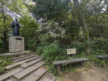 茗荷谷駅占春園の休憩場所その8