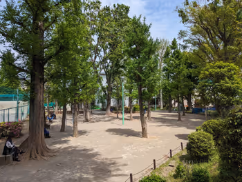 茗荷谷車站竹早公園的休憩場所其一