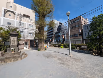 本駒込駅大観音児童遊園の休憩場所その1