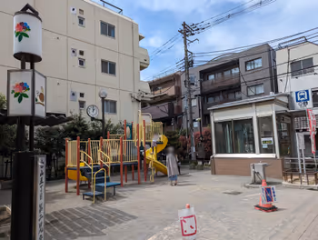 白山駅白山五丁目第二児童遊園の休憩場所その2