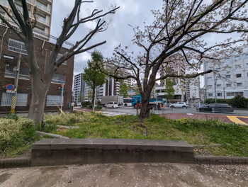 Rest Area 4 at Hamaguchi Park near Gofukumachi Station