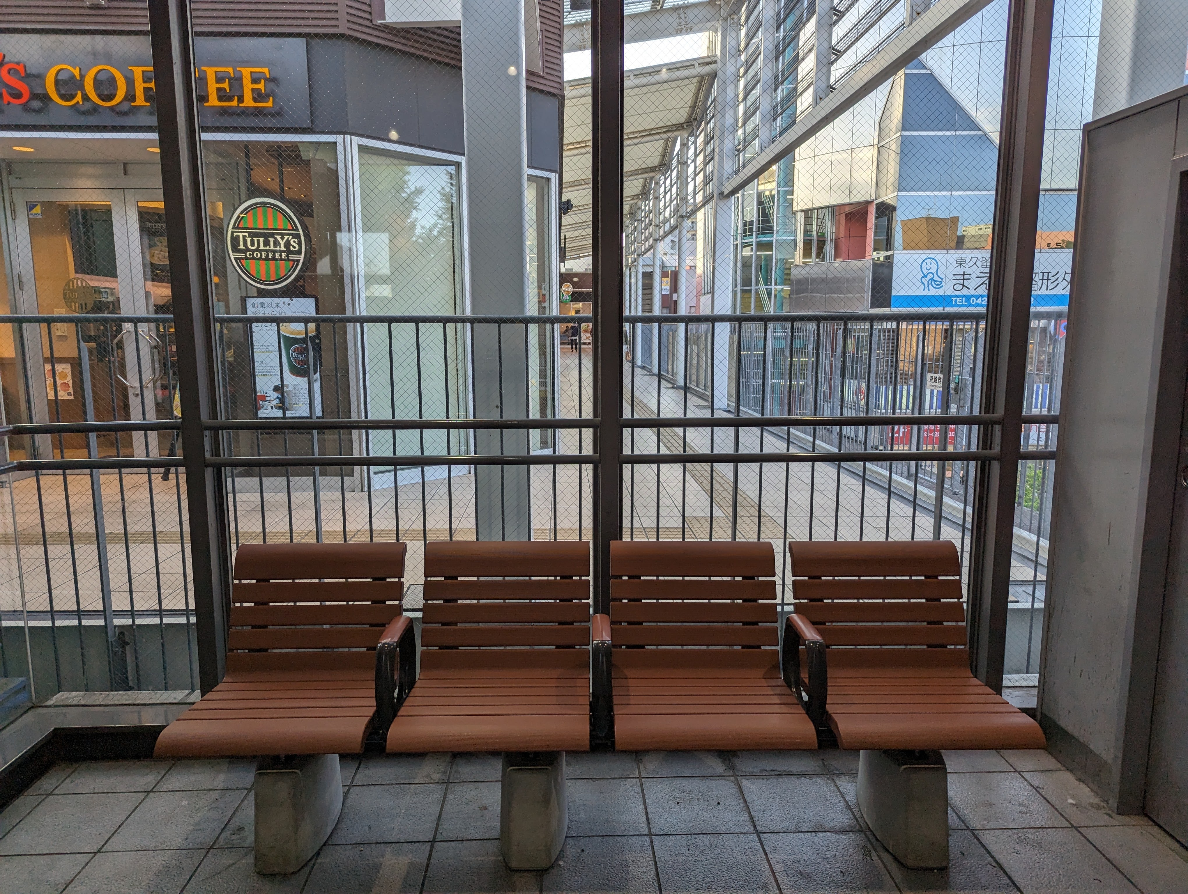 Photo of Higashikurume Station | Outside the ticket gates on the 2nd floor of the station building | Rest Spot 1
