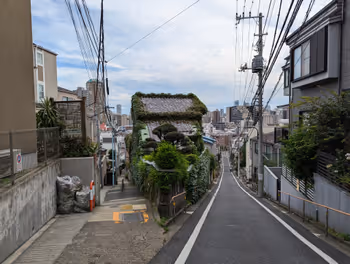 早稻田站高田一丁目兒童遊園的休息場所 其一