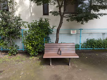 雑司が谷駅雑司が谷二丁目四つ家児童遊園の休憩場所その3