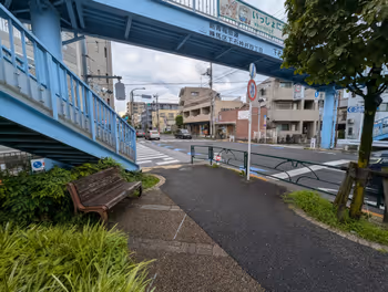 上井草駅石神井歩道橋下の休憩場所その1