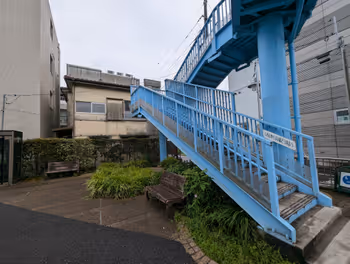 上井草駅石神井歩道橋下の休憩場所その2