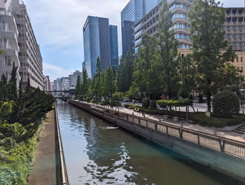 三田駅リバーサイドトリオの休憩場所その1