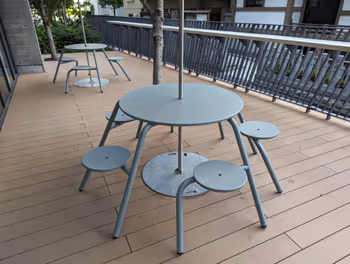 三田駅田町タワーモール1Fの休憩場所その6