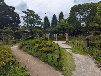 練馬駅平成つつじ公園の休憩場所その4