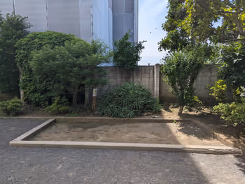 桜新町駅ウィンザーハイム横広場の休憩場所その4