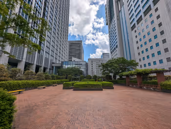 高輪Gateway站芝浦中央公園 季節露台側的休息場所1
