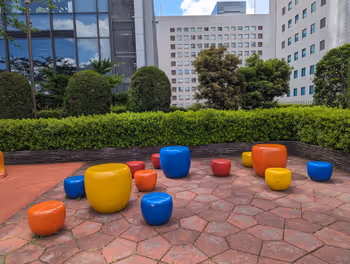 高輪Gateway站芝浦中央公園 季節露台側的休息場所2