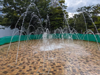 高輪ゲートウェイ駅芝浦中央公園 湿生花園の休憩場所その3