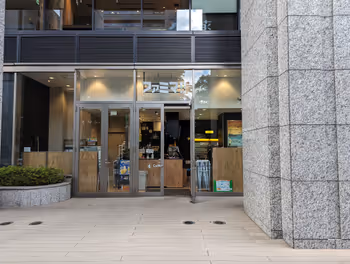 다카나와 게이트웨이역 시나가와 시즌 테라스 에코 광장의 휴식 장소 그 6