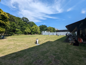 多摩川駅田園調布せせらぎ公園の休憩場所その3