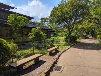 多摩川駅田園調布せせらぎ公園の休憩場所その4