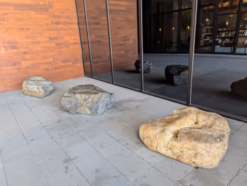 小倉駅ガーデンシティ小倉 東西自由通路の休憩場所その6