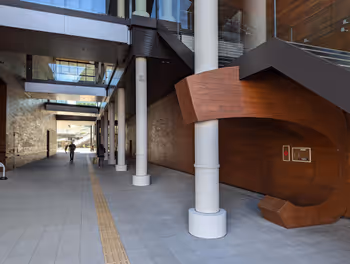 小倉駅ガーデンシティ小倉 東西自由通路の休憩場所その1