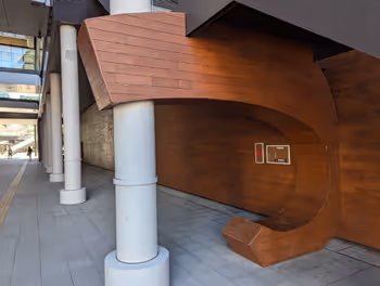 小倉駅ガーデンシティ小倉 東西自由通路の休憩場所その2