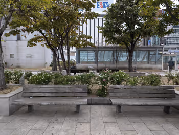 札幌駅南口駅前広場の休憩場所その4