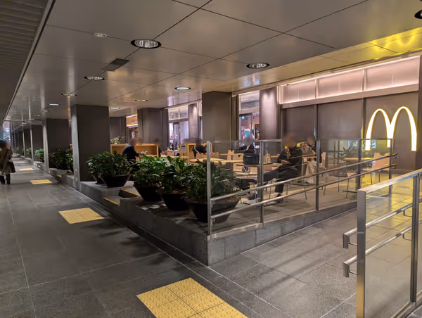 Photo of Sapporo Station | Chikaho Nippon Life Sapporo Building Underground Pedestrian Space Terrace | Rest Spot 1