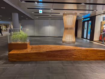 さっぽろ駅チカホ 赤レンガテラス前の休憩場所その5