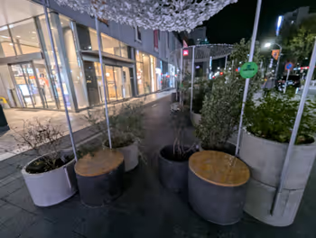 大宫站STREET PLANTS 大宫门街前的休息区之三