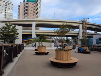 麻布十番駅一の橋公園の休憩場所その4