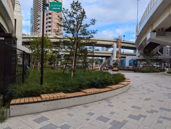 麻布十番駅一の橋公園の休憩場所その3