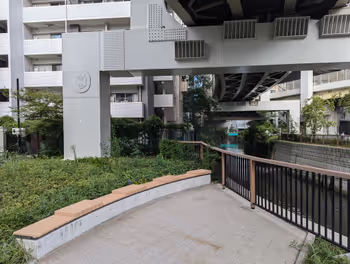 麻布十番駅一の橋公園の休憩場所その7